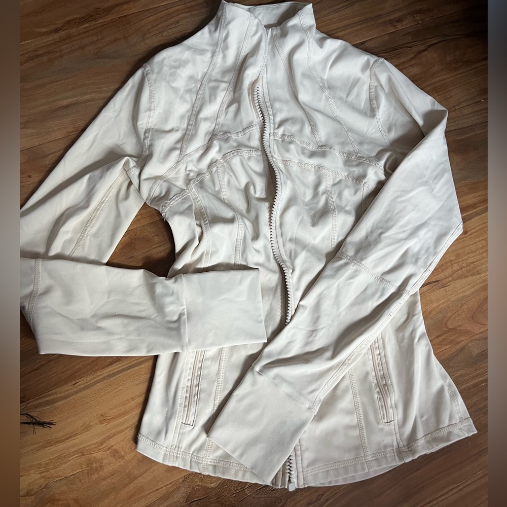 Women’s Cream Bomber Jacket with Zip Front